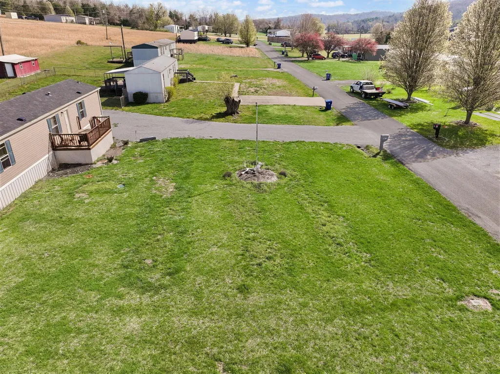 345 Bonnie Blue Lane Bronston KY 42518