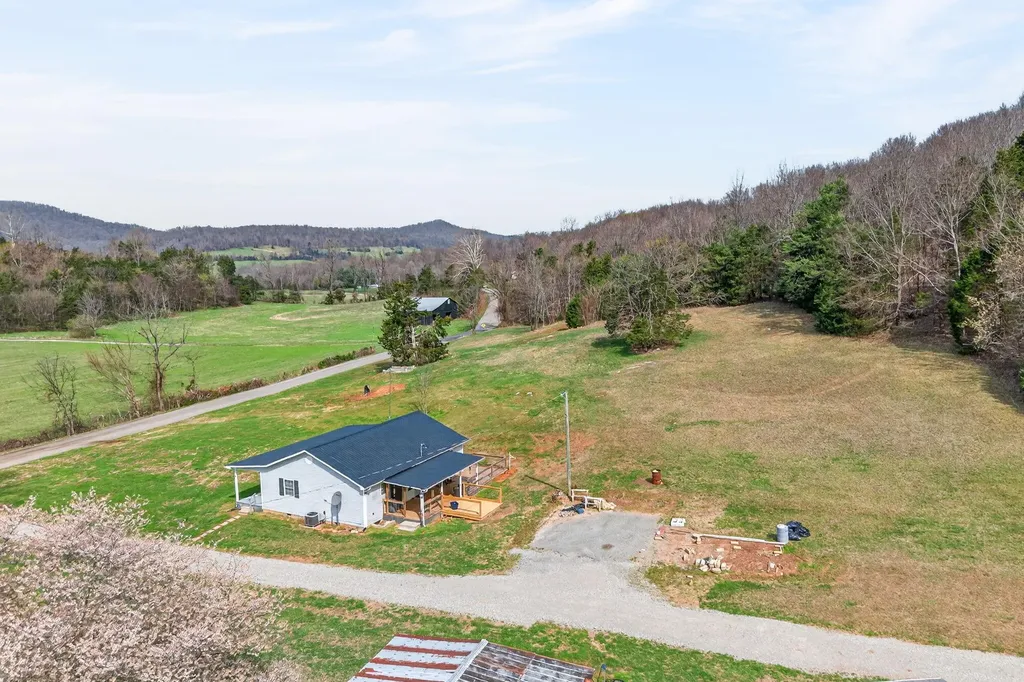 901 Sugar Valley Road Albany KY 42602