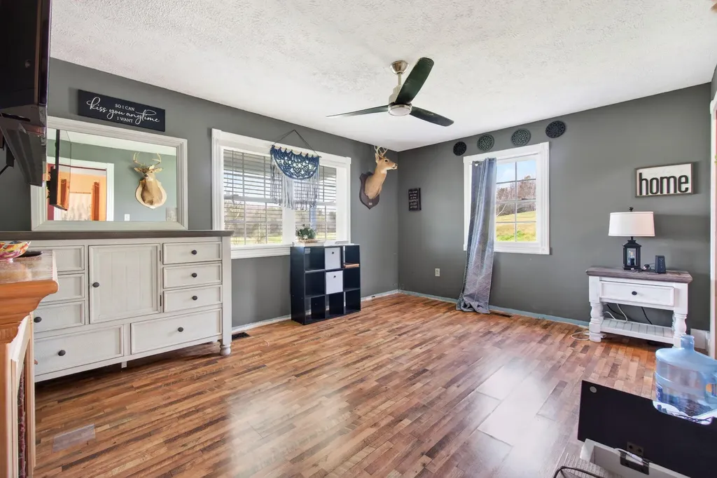 901 Sugar Valley Road Albany KY 42602
