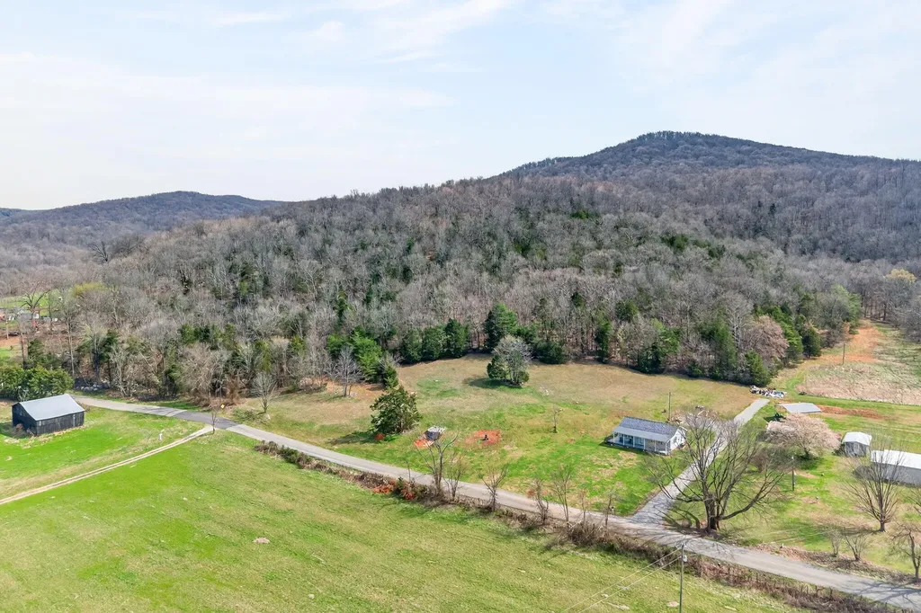 901 Sugar Valley Road Albany KY 42602