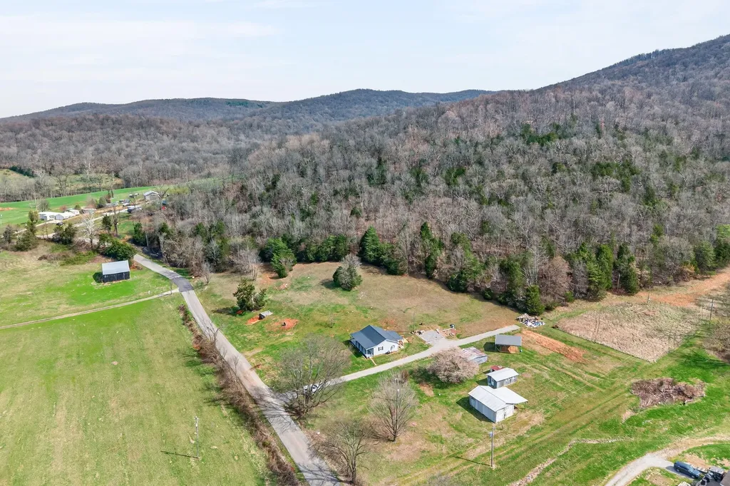 901 Sugar Valley Road Albany KY 42602