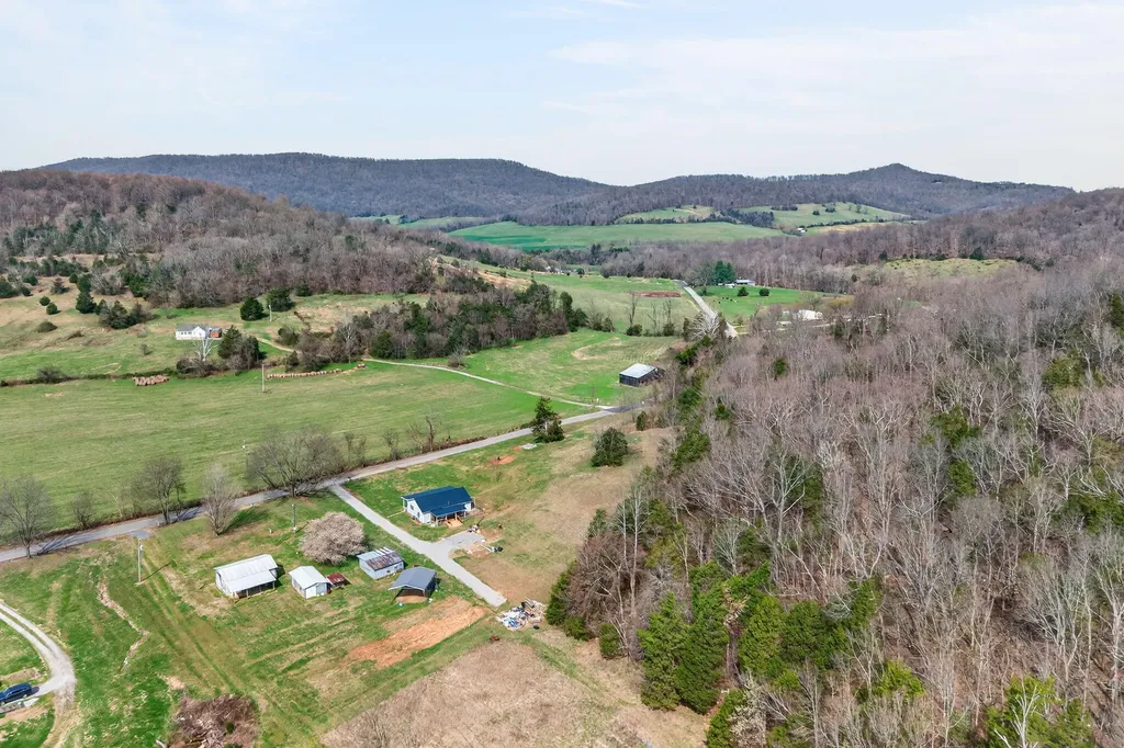 901 Sugar Valley Road Albany KY 42602