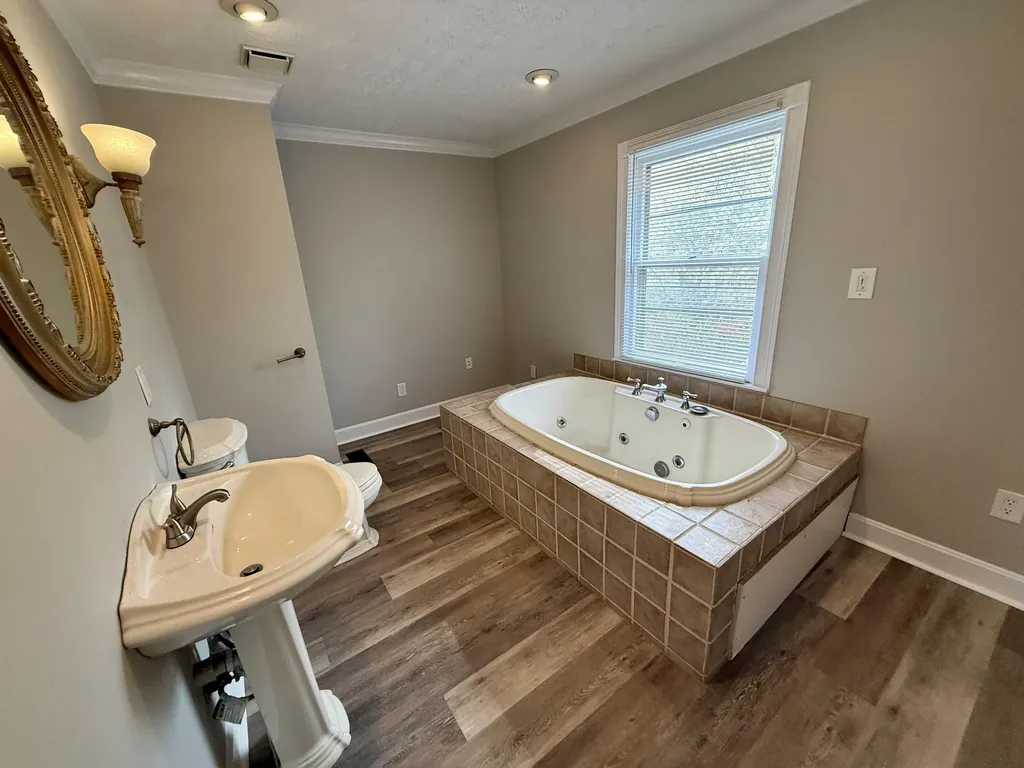 882 Jairus Drive Lexington KY 40515