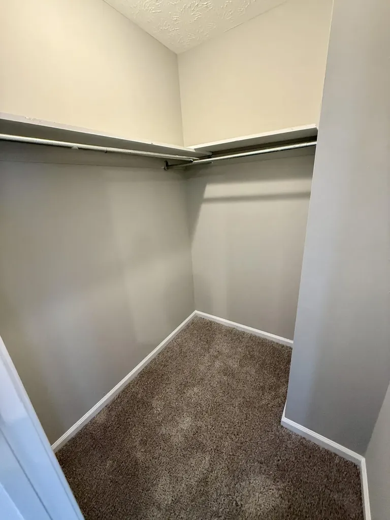 882 Jairus Drive Lexington KY 40515