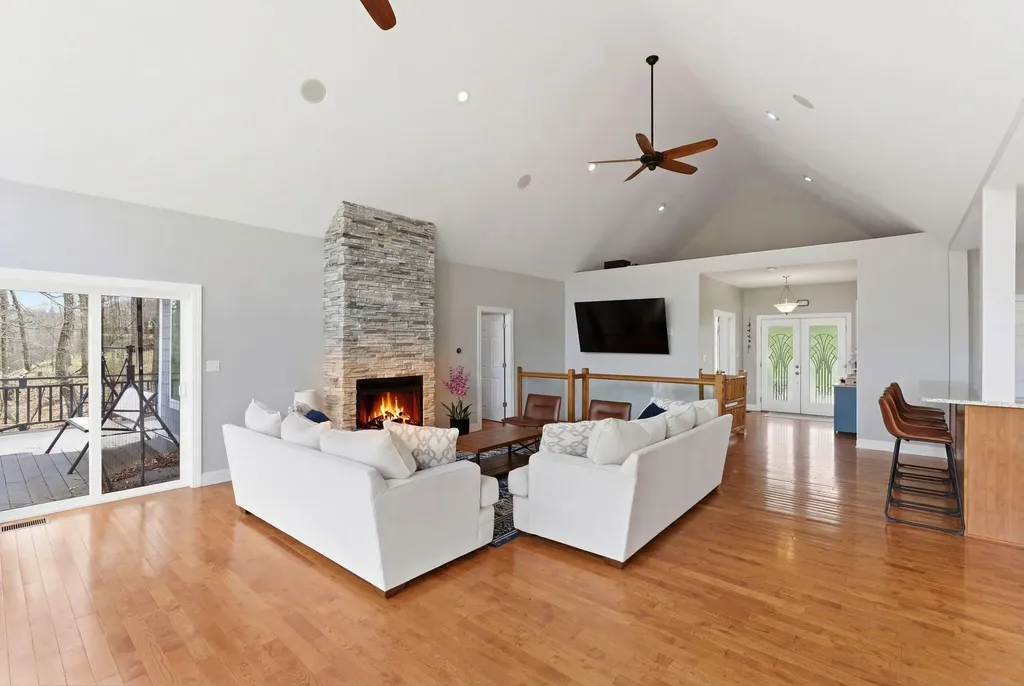 866 Donmar Drive Lancaster KY 40444