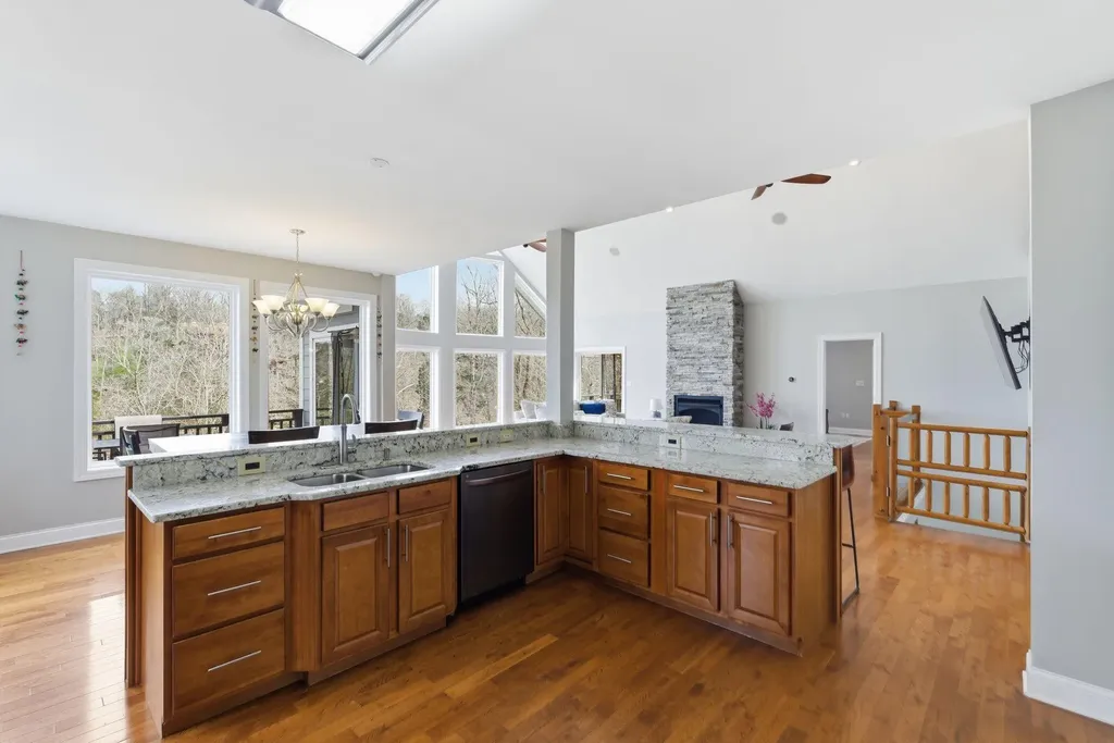 866 Donmar Drive Lancaster KY 40444