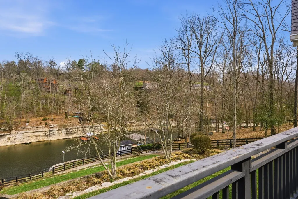866 Donmar Drive Lancaster KY 40444