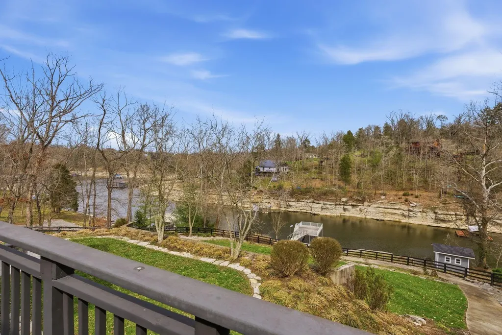 866 Donmar Drive Lancaster KY 40444