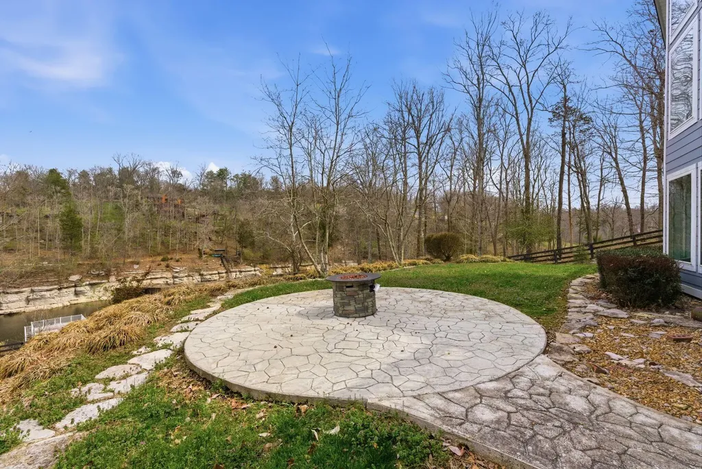 866 Donmar Drive Lancaster KY 40444
