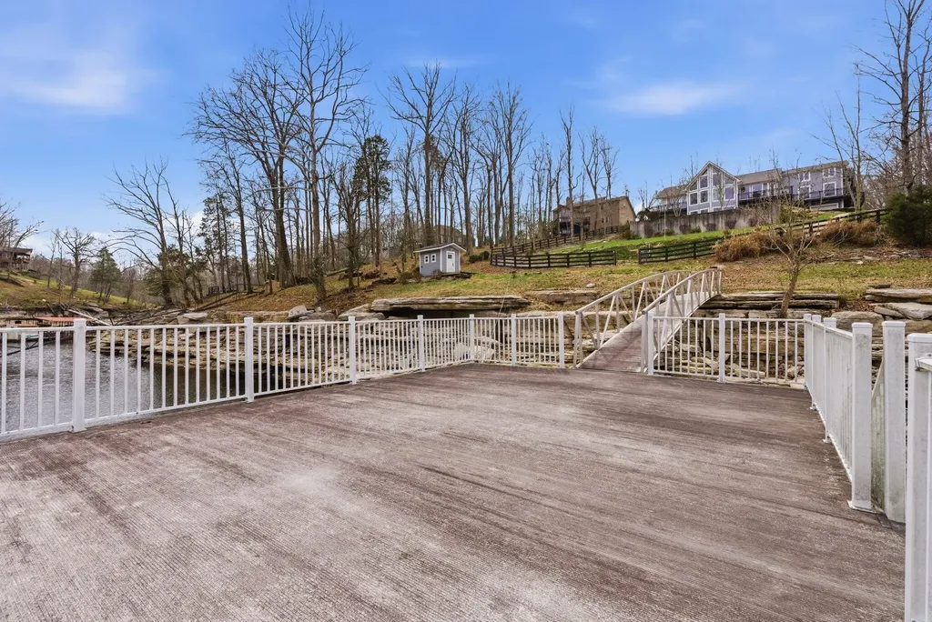 866 Donmar Drive Lancaster KY 40444