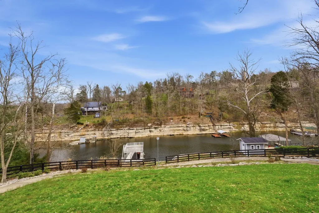 866 Donmar Drive Lancaster KY 40444