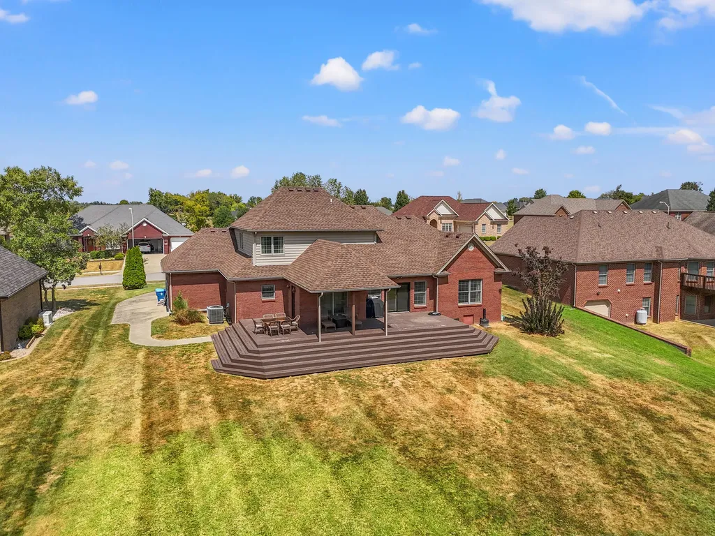 1084 Scenic Garden Lawrenceburg KY 40342