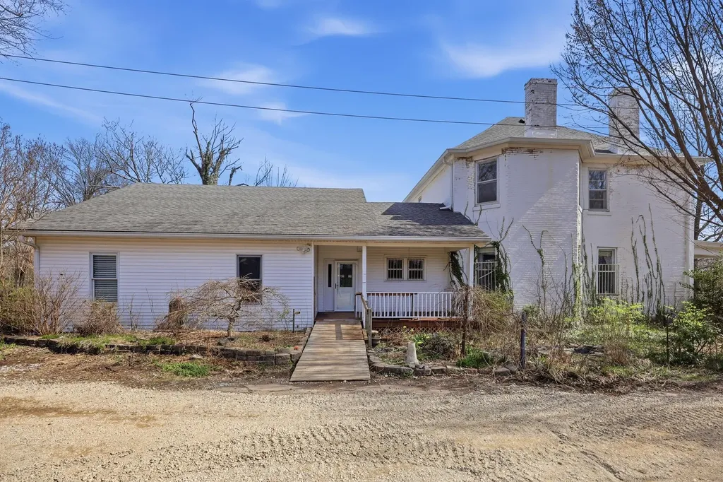 2665 Paris Pike Lexington KY 40511