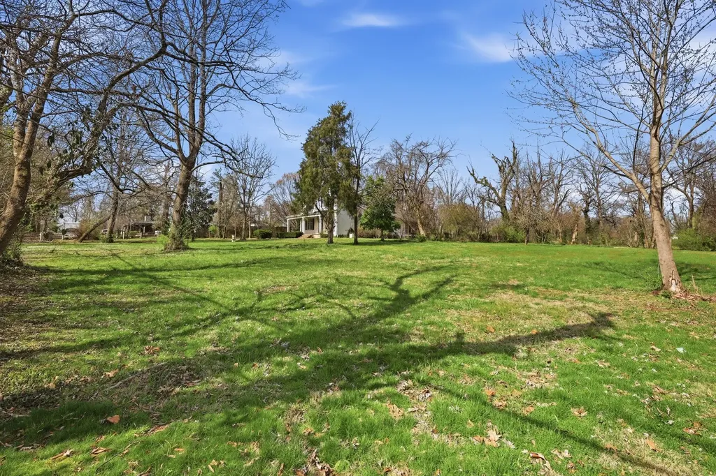 2665 Paris Pike Lexington KY 40511