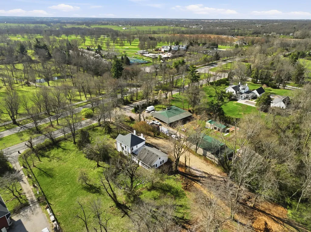 2665 Paris Pike Lexington KY 40511
