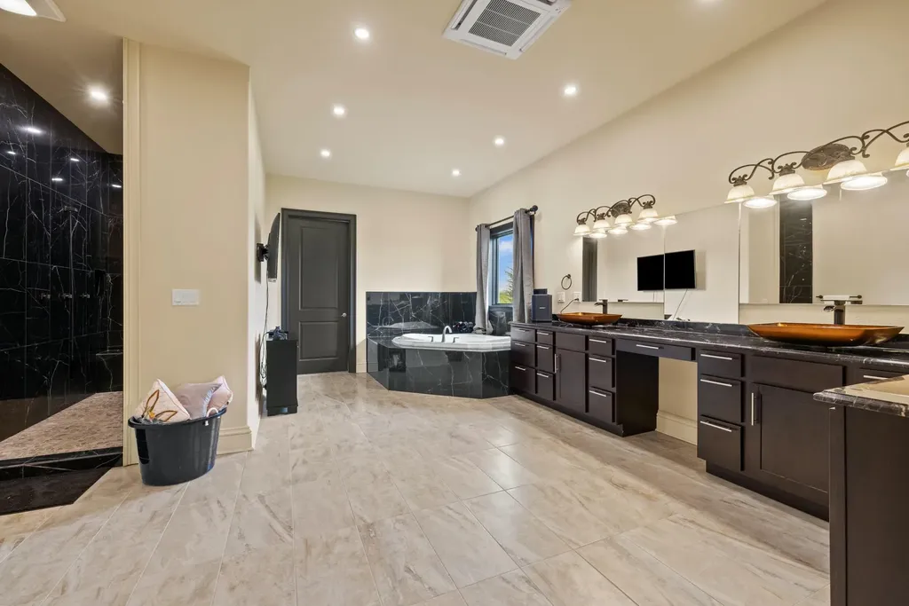 406 Halcomb Lane Paint Lick KY 40461