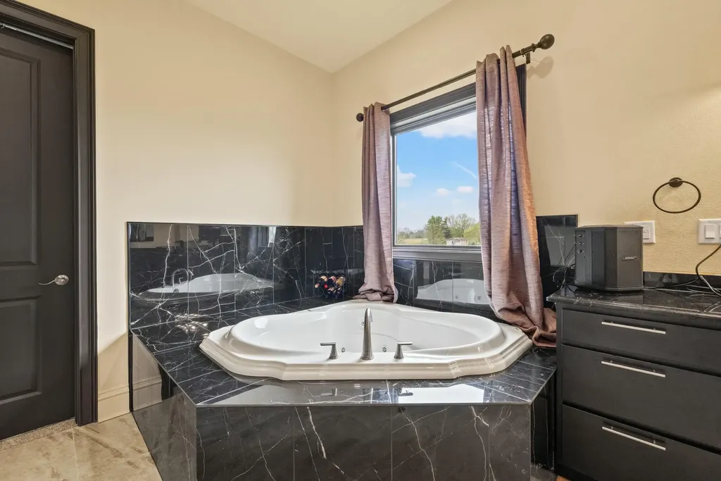 406 Halcomb Lane Paint Lick KY 40461