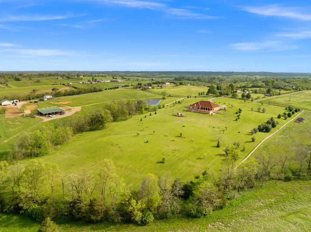 406 Halcomb Lane Paint Lick KY 40461
