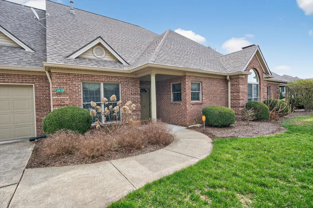1429 Pine Needles Lane Lexington KY 40513