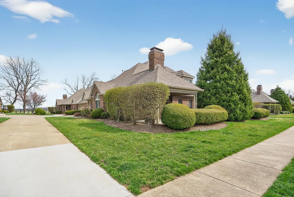 1429 Pine Needles Lane Lexington KY 40513