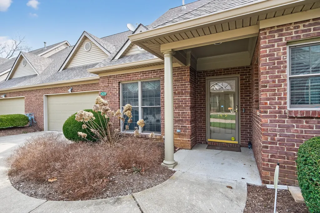 1429 Pine Needles Lane Lexington KY 40513