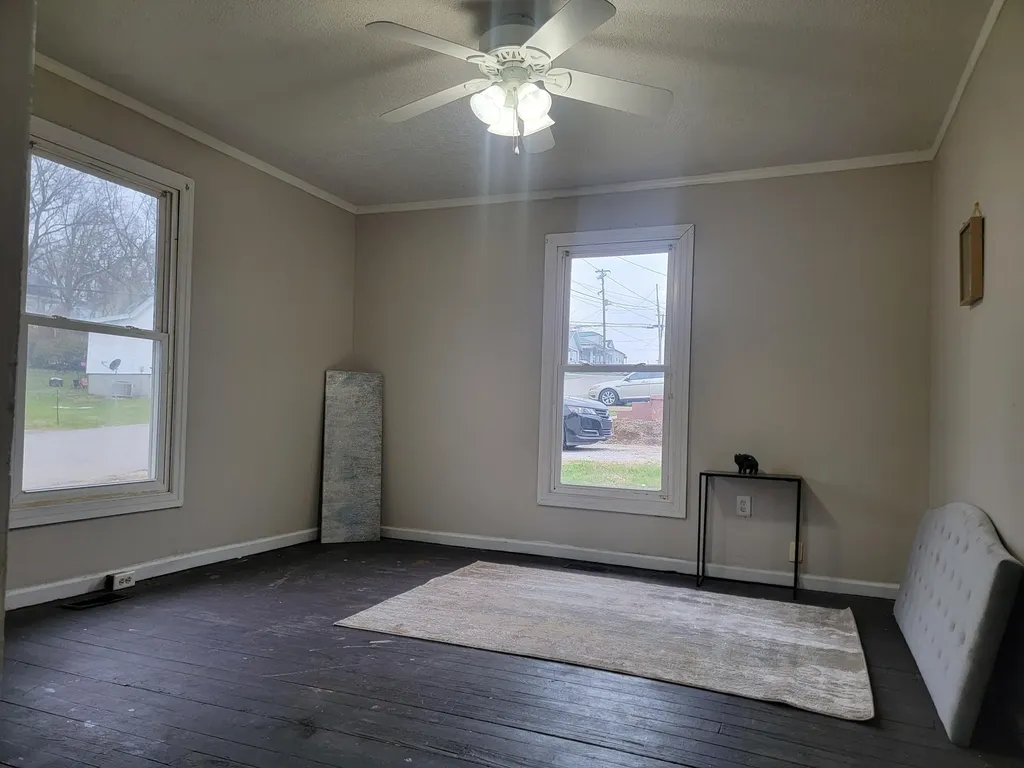 331 Lilleston Avenue Paris KY 40361
