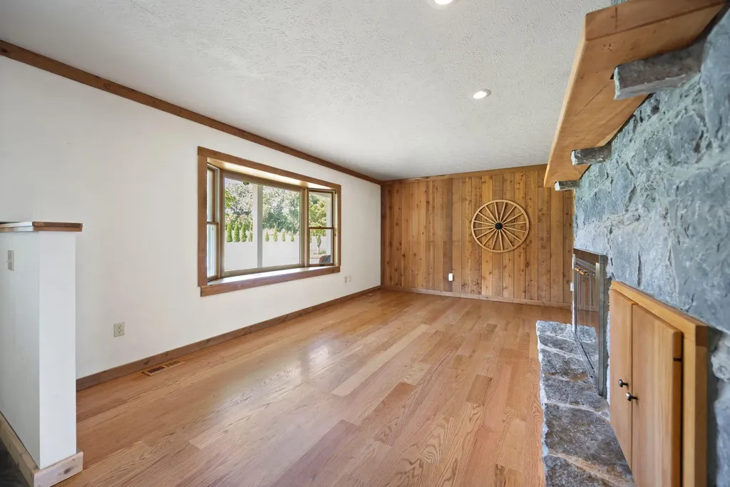 1636 Green Hill Estates Road Monticello KY 42633