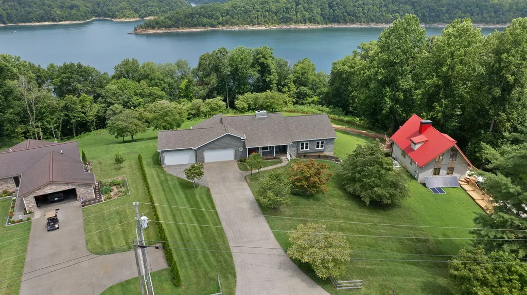 1636 Green Hill Estates Road Monticello KY 42633