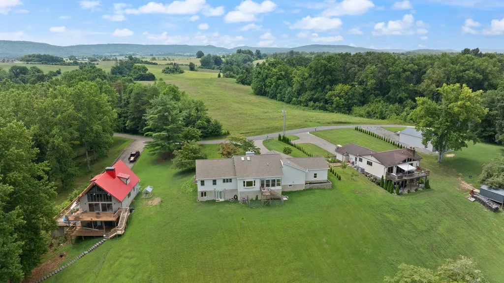 1636 Green Hill Estates Road Monticello KY 42633