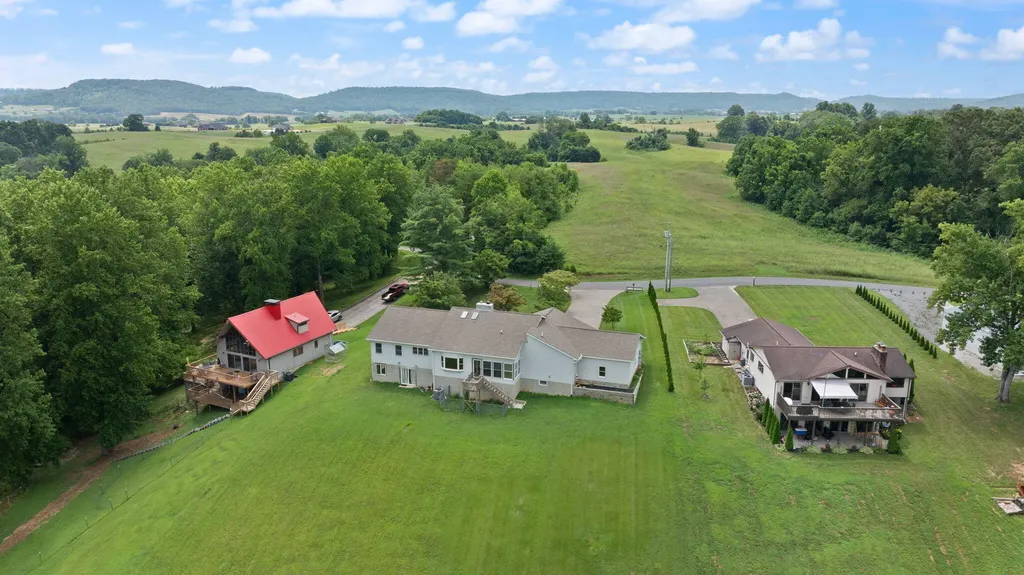 1636 Green Hill Estates Road Monticello KY 42633