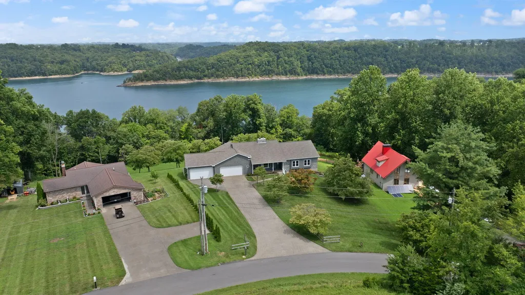 1636 Green Hill Estates Road Monticello KY 42633