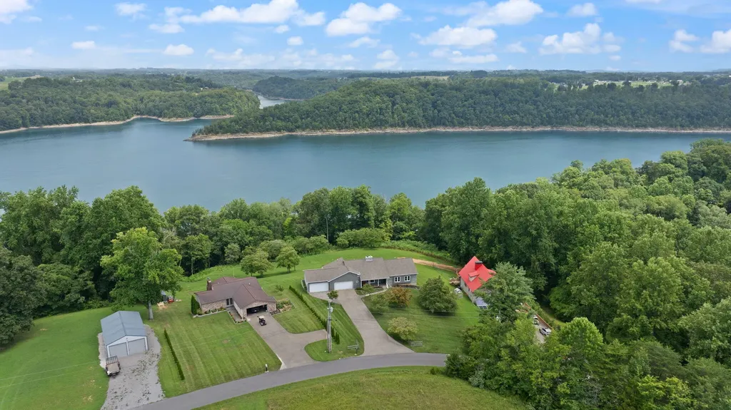 1636 Green Hill Estates Road Monticello KY 42633
