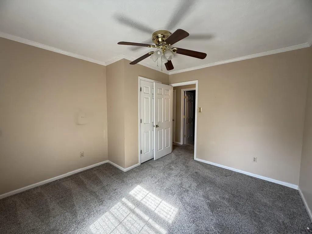 3924 Gladman Way Lexington KY 40514