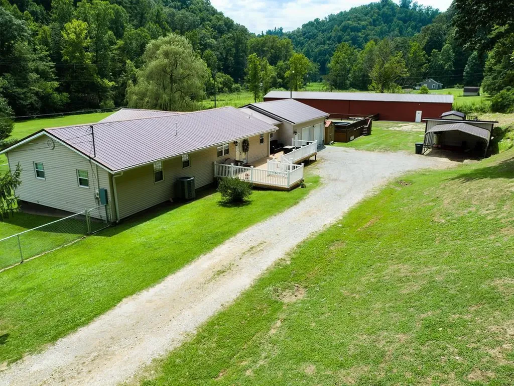 811 State Highway 1750 East Point KY 41216