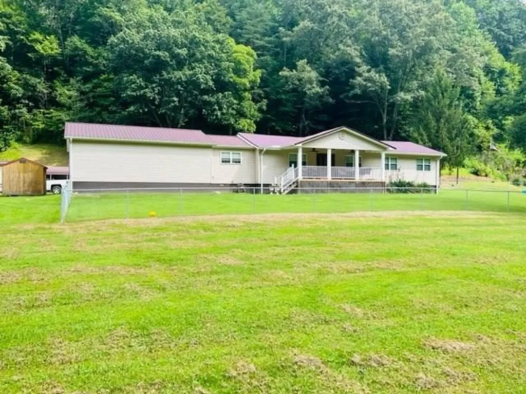 811 State Highway 1750 East Point KY 41216