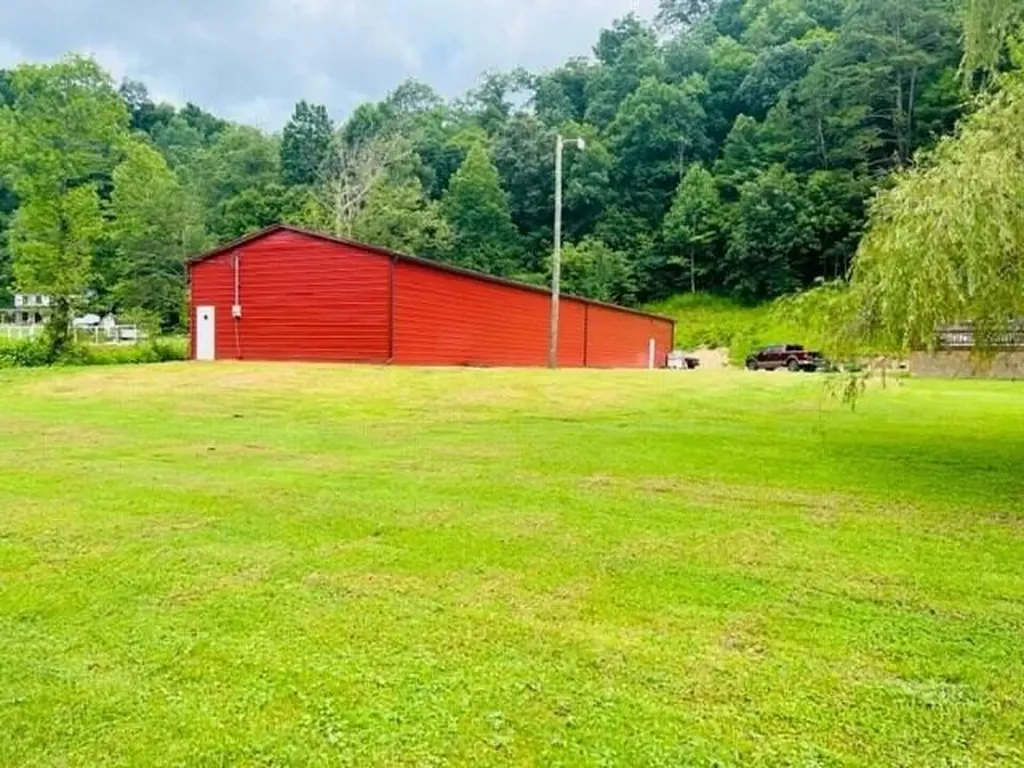 811 State Highway 1750 East Point KY 41216