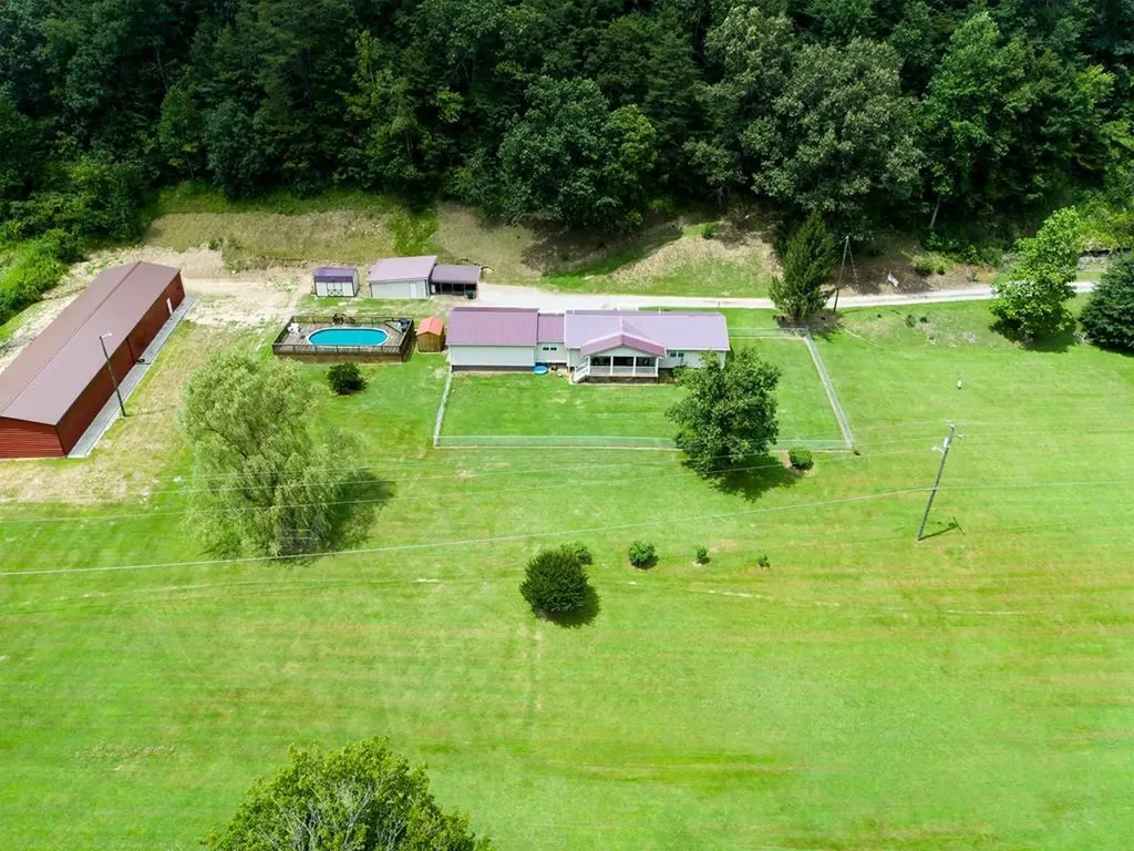 811 State Highway 1750 East Point KY 41216
