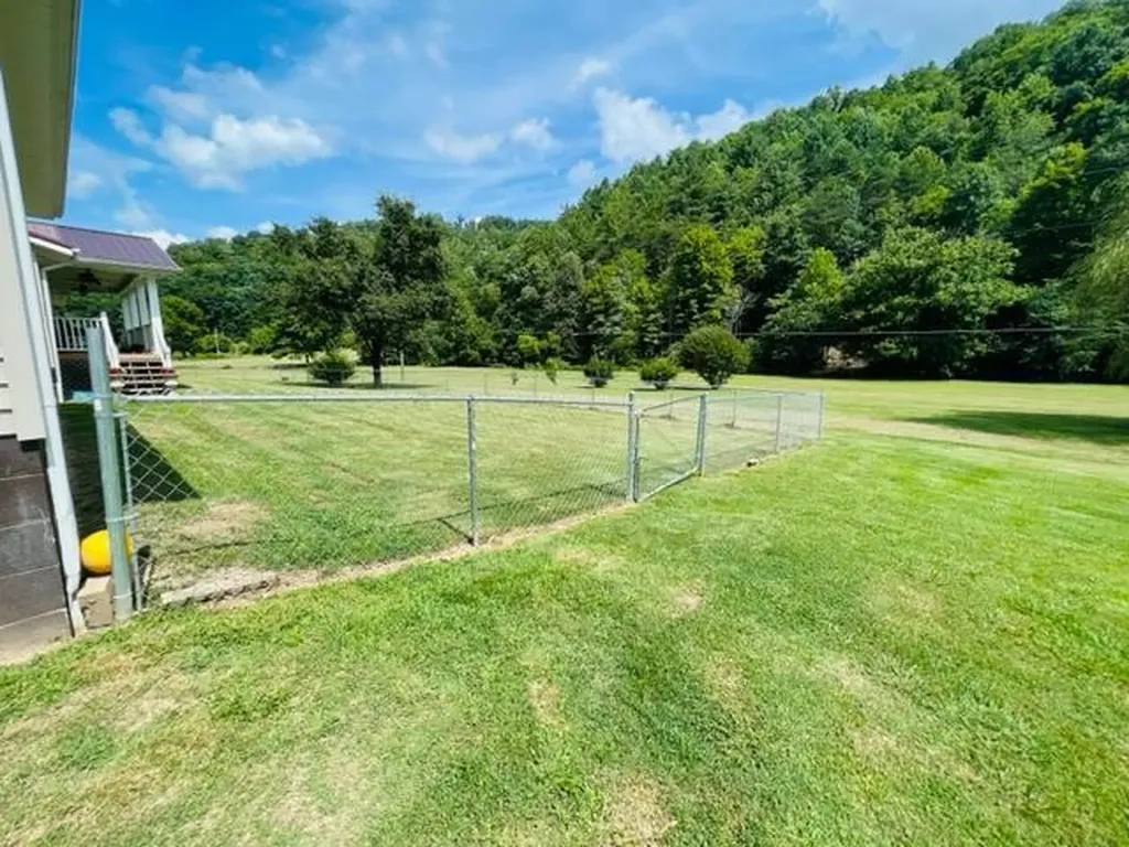 811 State Highway 1750 East Point KY 41216