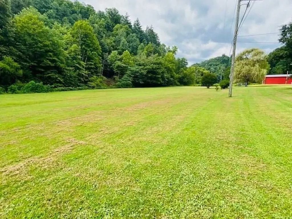 811 State Highway 1750 East Point KY 41216