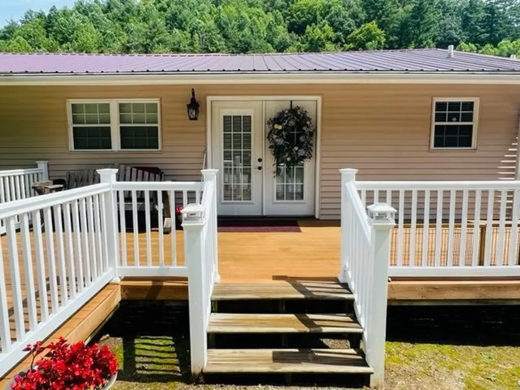 811 State Highway 1750 East Point KY 41216