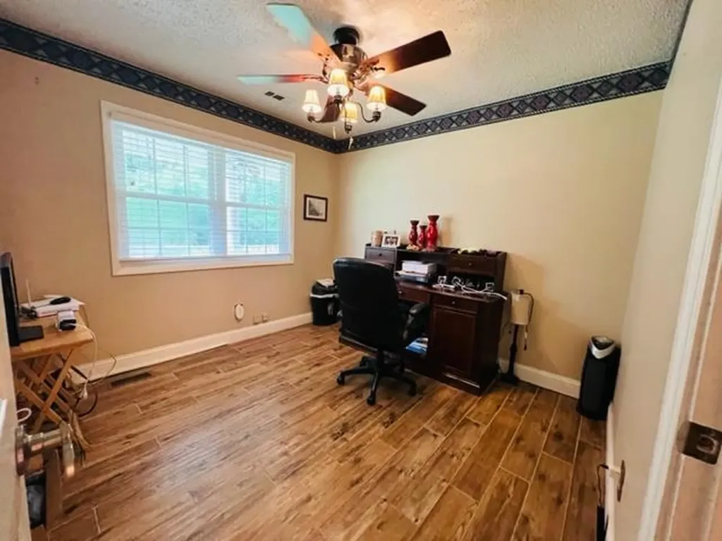 811 State Highway 1750 East Point KY 41216