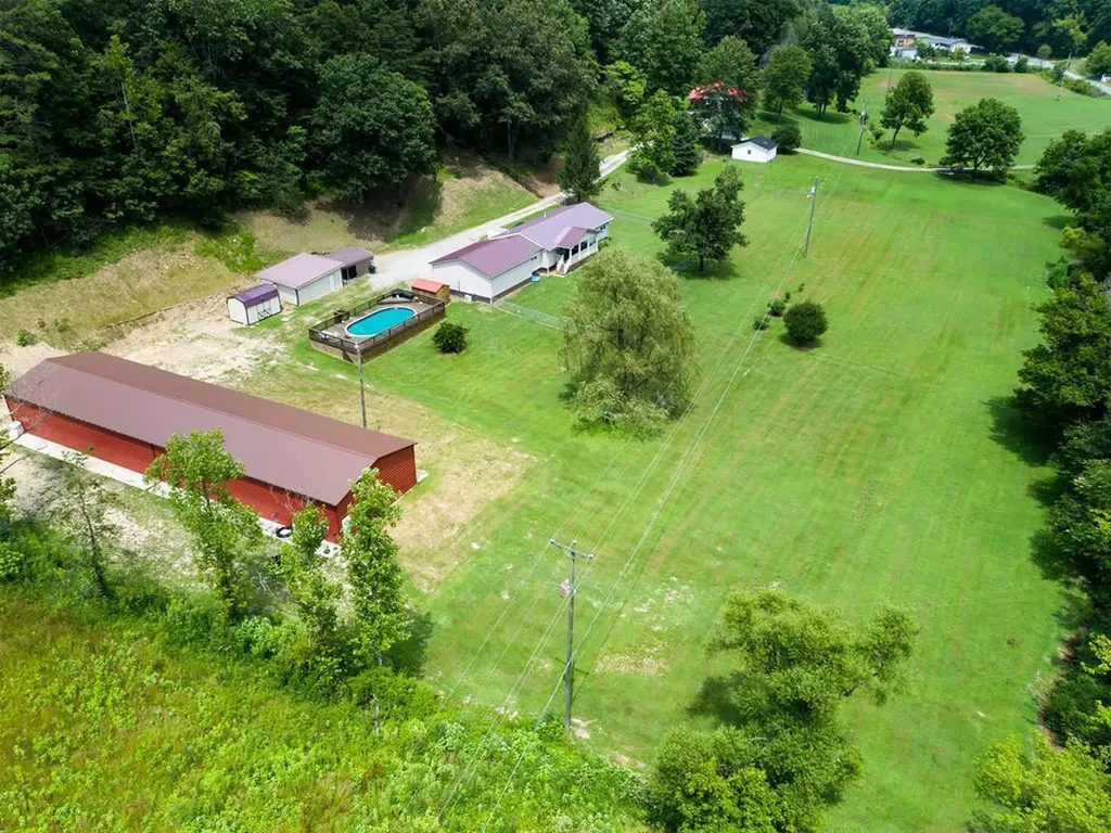 811 State Highway 1750 East Point KY 41216