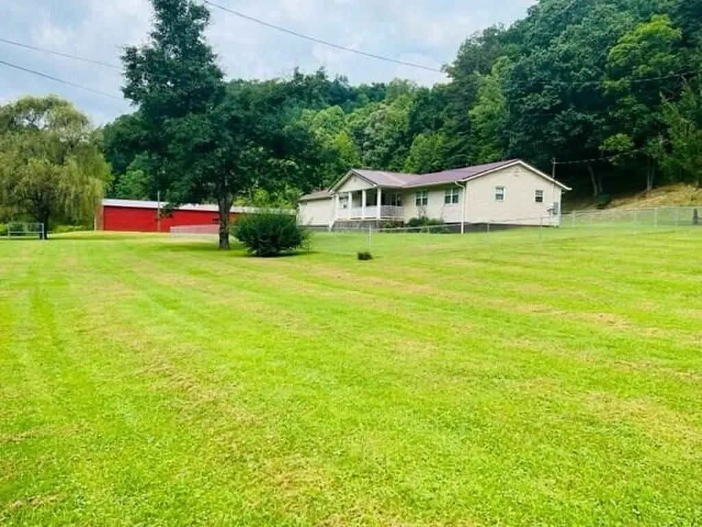 811 State Highway 1750 East Point KY 41216