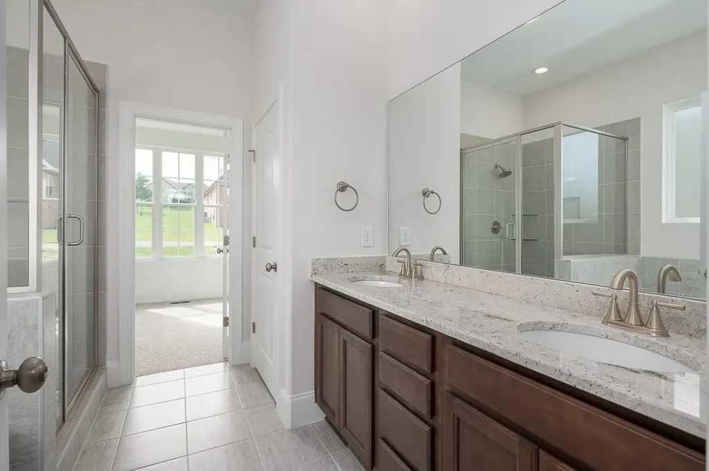 206 Wedgewood Circle Paris KY 40361