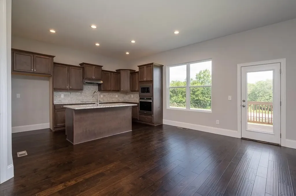 206 Wedgewood Circle Paris KY 40361