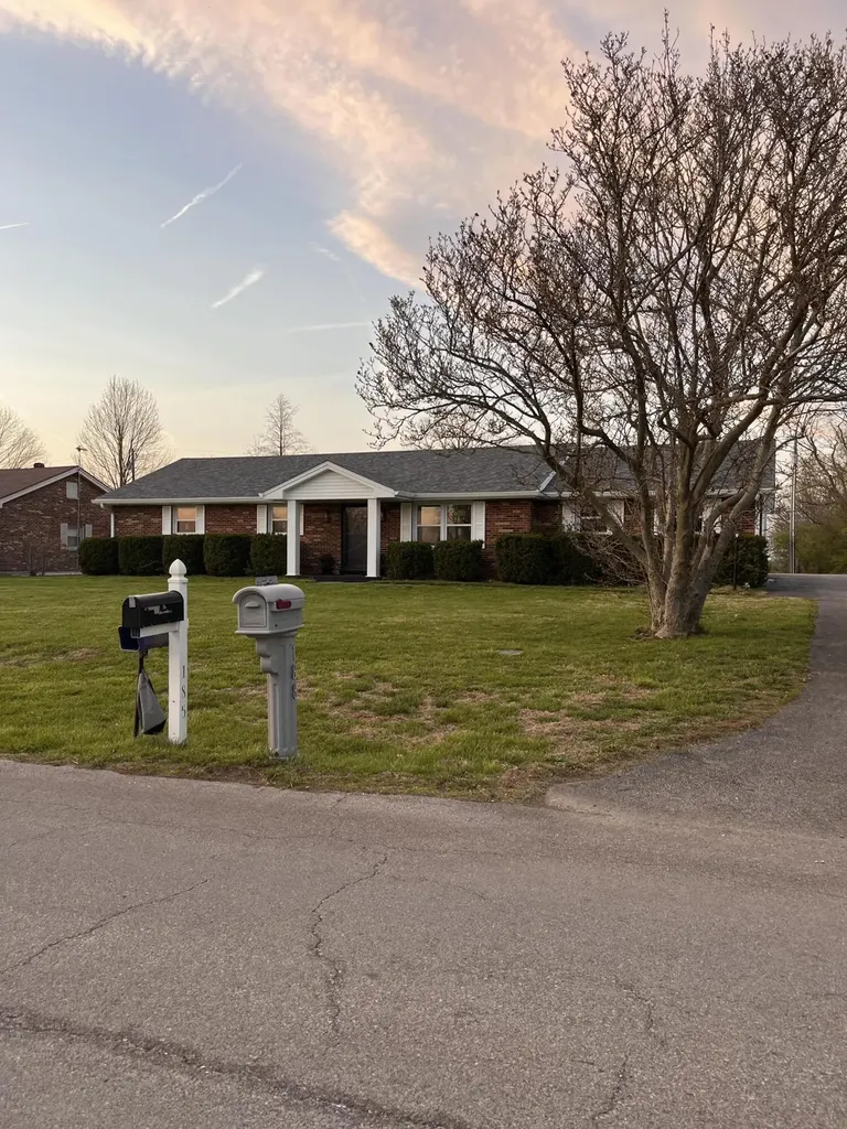 185 Cummins Ferry Road Salvisa KY 40372