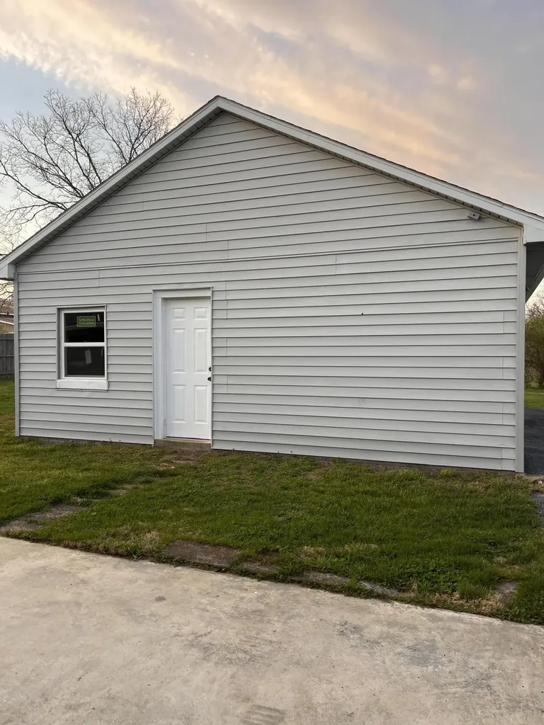 185 Cummins Ferry Road Salvisa KY 40372