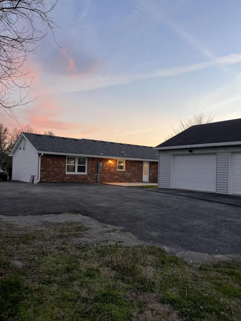 185 Cummins Ferry Road Salvisa KY 40372