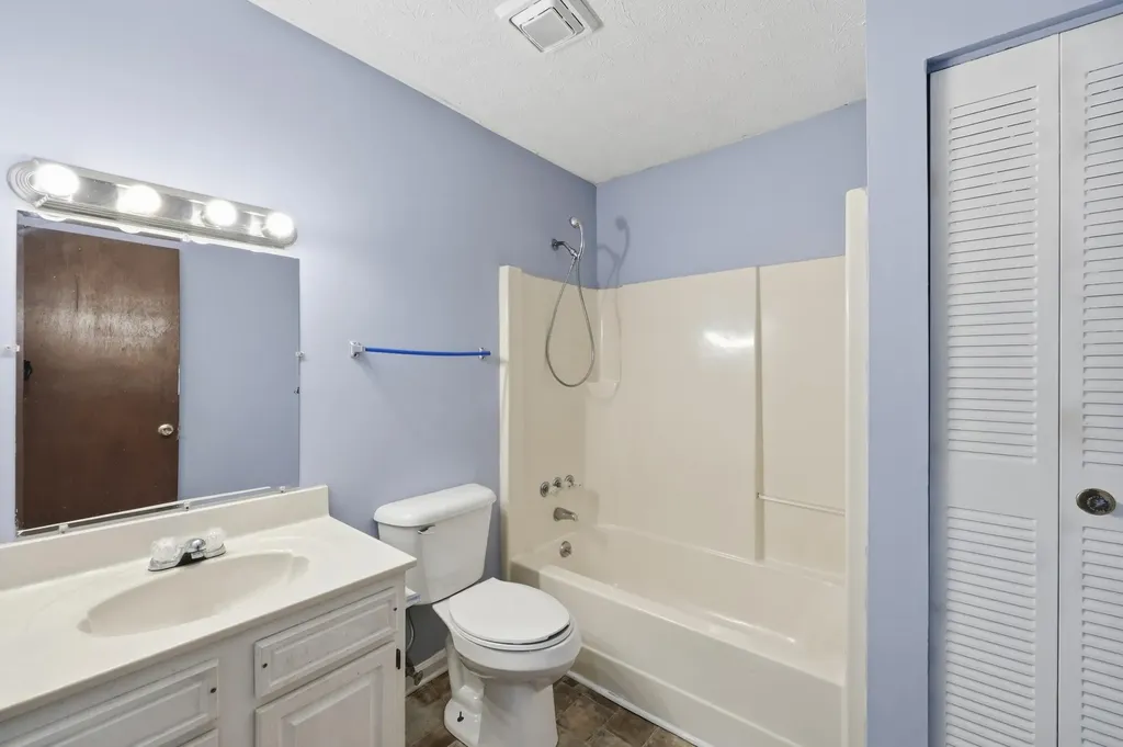 21 Raintree Court Irvine KY 40336