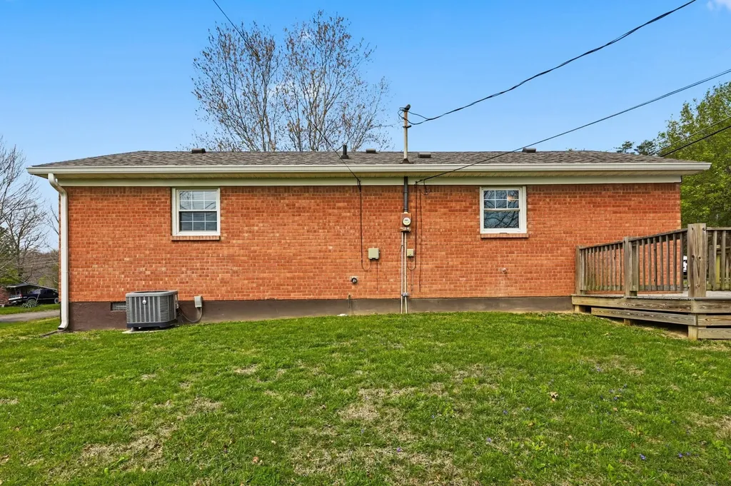 21 Raintree Court Irvine KY 40336